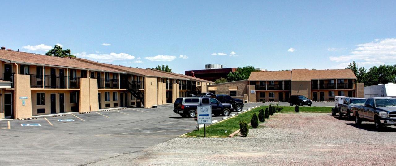 Baymont By Wyndham Grand Junction Hotell Exteriör bild