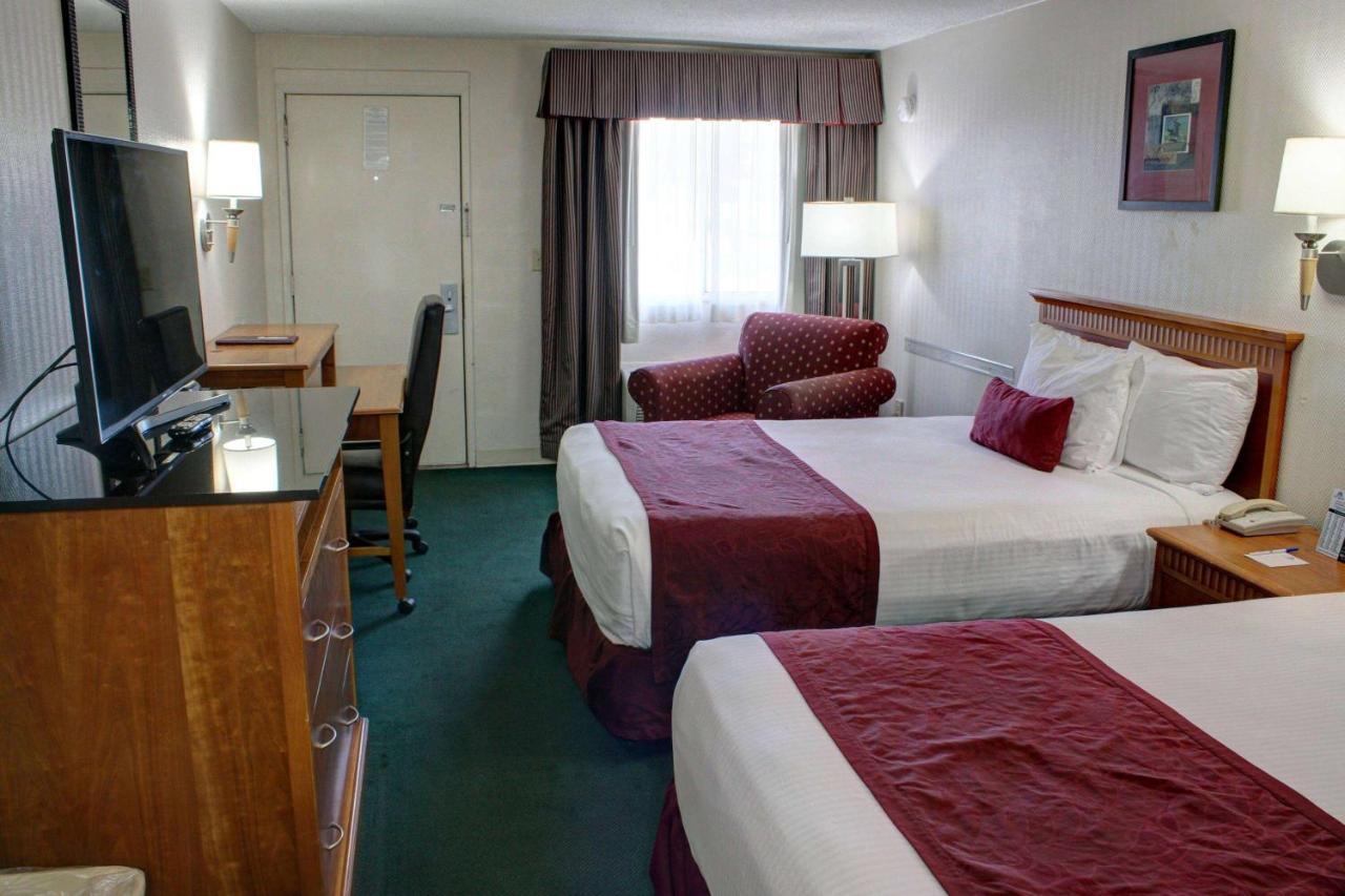 Baymont By Wyndham Grand Junction Hotell Exteriör bild